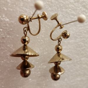 VINTAGE GOLD TONE TIERED BELL SCREWBACK EARRINGS